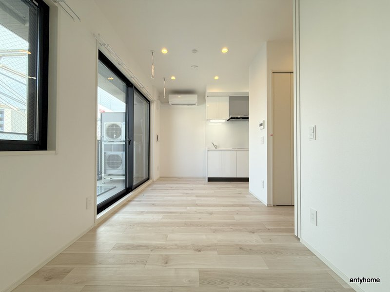 エル・セレーノ新大阪北　仲介手数料無料の居間・リビング