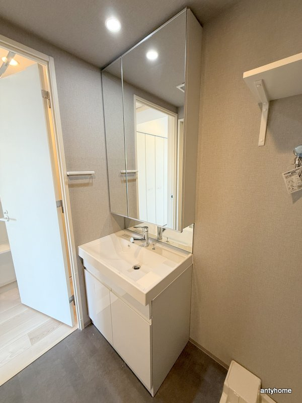 エル・セレーノ新大阪北　仲介手数料無料の洗面所