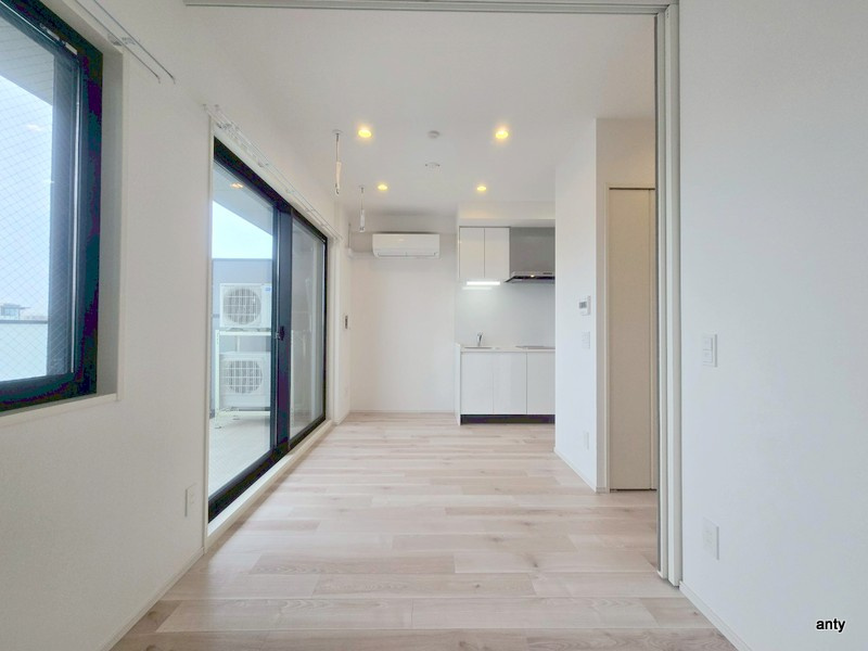 エル・セレーノ新大阪北　仲介手数料無料の居間・リビング