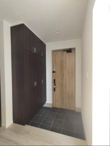 鎌倉市材木座2丁目新築戸建て　B号棟の玄関