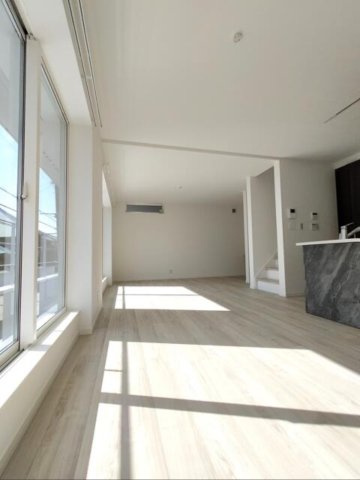 鎌倉市材木座2丁目新築戸建て　B号棟の居間・リビング