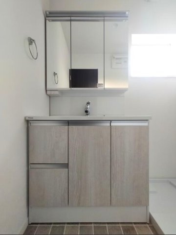 鎌倉市材木座2丁目新築戸建て　B号棟の独立洗面台