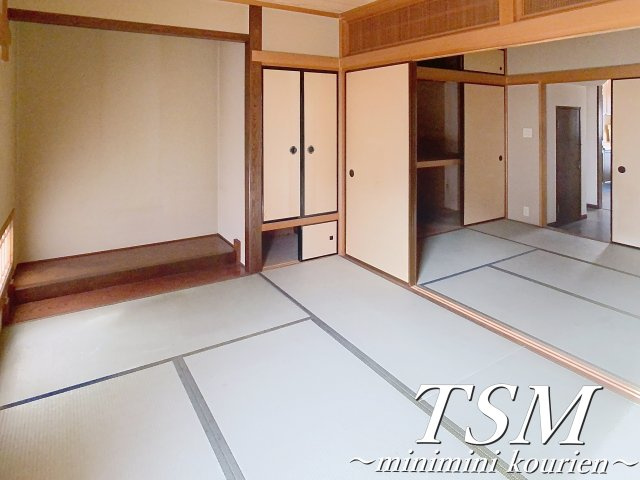 東香里南町貸家の和室