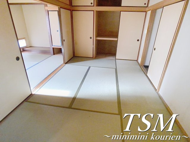 東香里南町貸家の和室