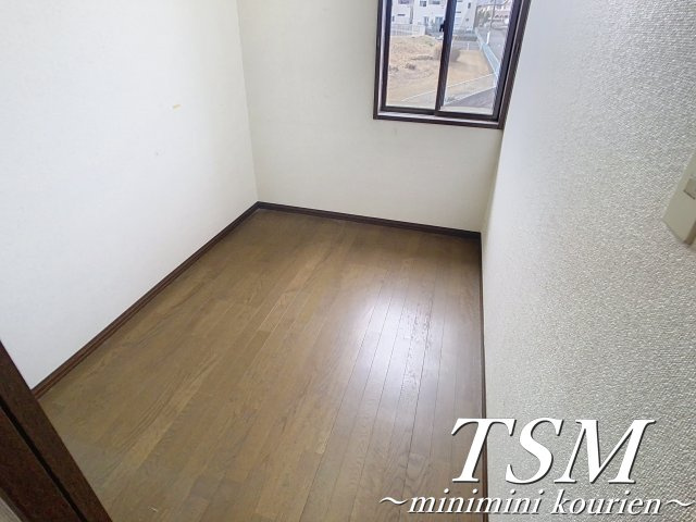 東香里南町貸家の収納|２階納戸