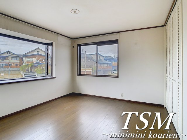 東香里南町貸家の洋室