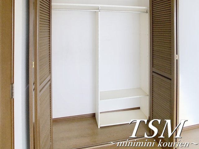 東香里南町貸家の収納