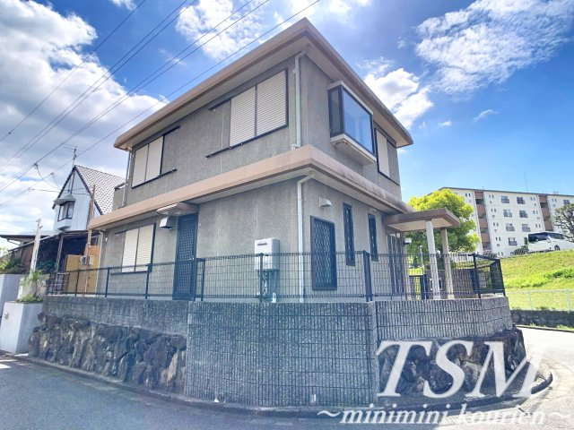東香里南町貸家の外観