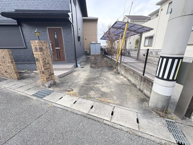 神戸市西区水谷2丁目戸建の駐車場