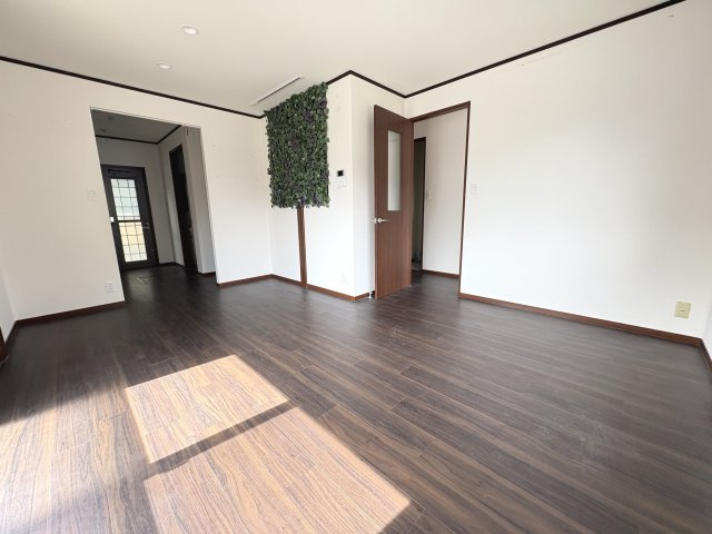 神戸市西区水谷2丁目戸建の居間・リビング