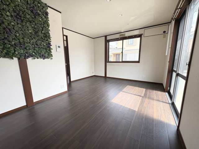 神戸市西区水谷2丁目戸建の居間・リビング