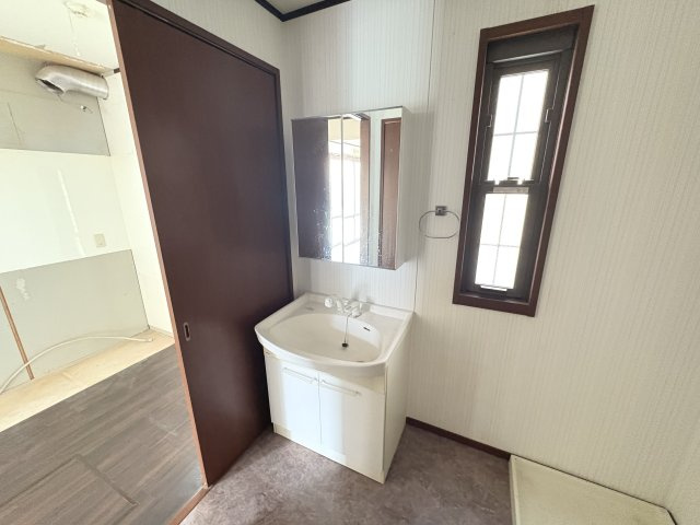 神戸市西区水谷2丁目戸建の独立洗面台