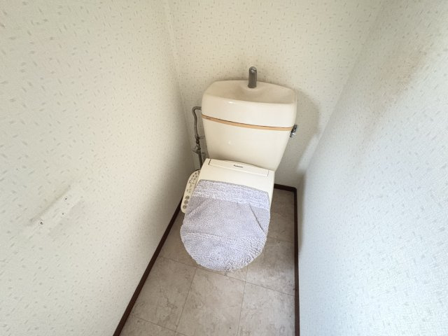 神戸市西区水谷2丁目戸建のトイレ