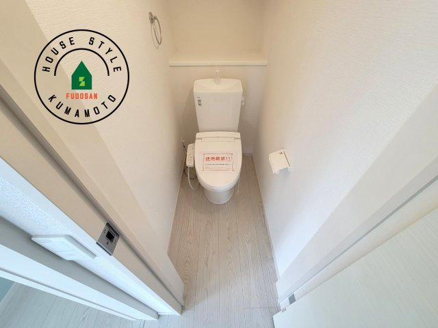 熊本市北区清水新地3丁目第1-1棟（1号棟）　のトイレ|温水洗浄便座を完備しております。2ヶ所にトイレがあるのは朝の慌ただしい時間も安心です。