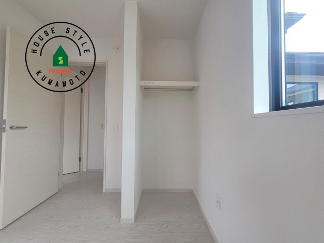 熊本市北区清水新地3丁目第1-1棟（1号棟）　の収納|洋服や大きな荷物が多い方や人数の多いご家族などは、一般的なクローゼットよりもウォークインクローゼットのほうが使い勝手が良いです。