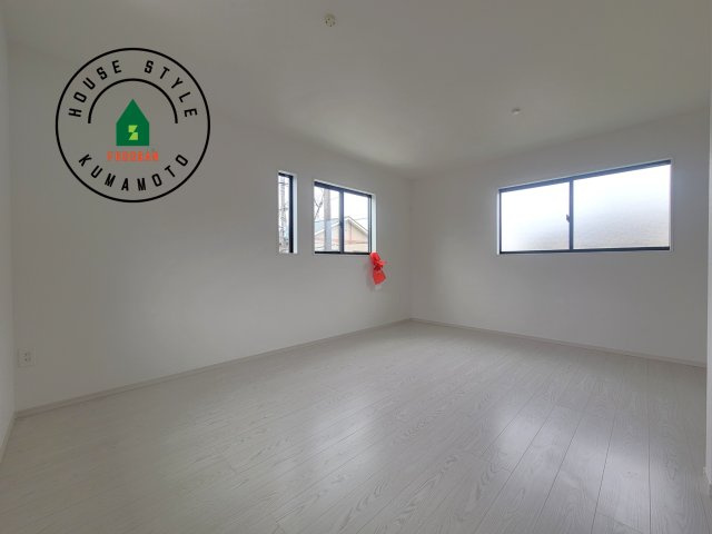 熊本市北区清水新地3丁目第1-1棟（1号棟）　の洋室|採光良好な洋室は全居室、複層ガラスの遮熱効果と断熱効果で、一年中快適に過ごせます。