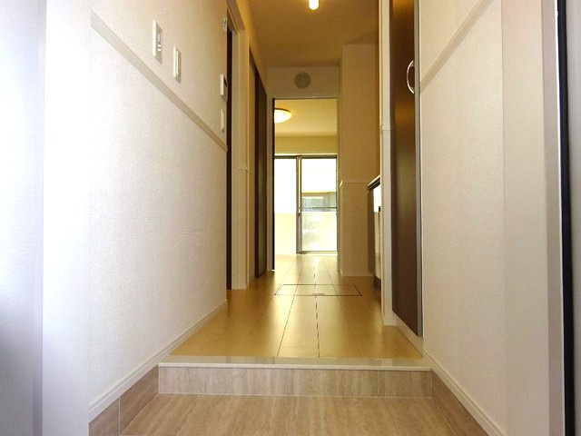 シュロス上飯田の玄関