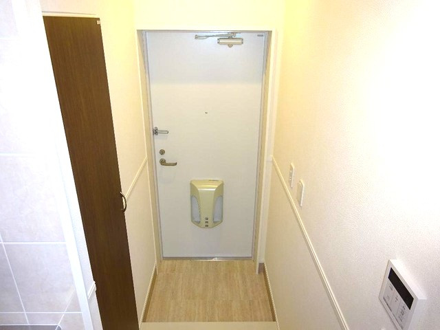 シュロス上飯田の玄関