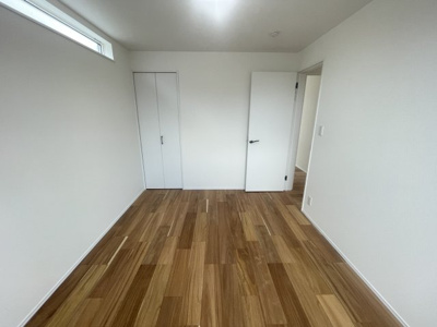 【洋室】 | 沖縄市美里6丁目（全9棟）11・12号棟 | 11号棟　洋室6帖＋WIC付き♪（WIC×2部屋）