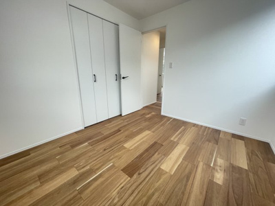 【洋室】 | 沖縄市美里6丁目（全9棟）11・12号棟 | 11号棟　洋室5.18帖＋CL付き♪