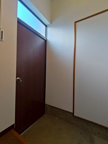 西村借家の玄関