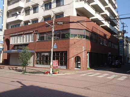 中通レンガマンション(JS)の外観