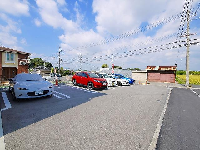 クレールコートの駐車場|カースペースがあります