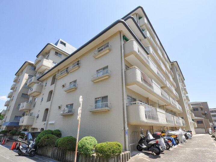 桃山台マンションの外観