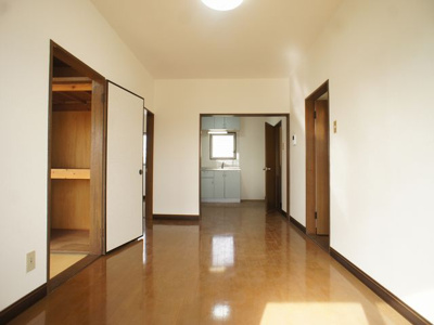 【居間・リビング】 | ヴェルエスト鹿沼A | 快適に過ごせるエアコンが付いています♪