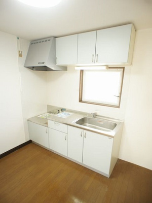 【キッチン】 | ヴェルエスト鹿沼A | 便利な吊戸棚が付いています♪