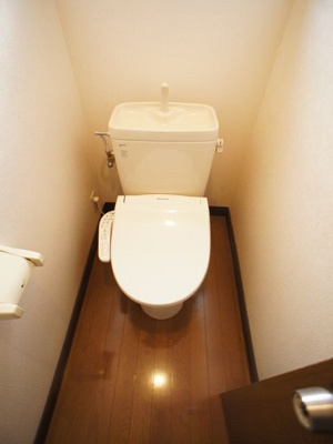 【トイレ】 | ヴェルエスト鹿沼A | 温水洗浄暖房便座機能付きです♪