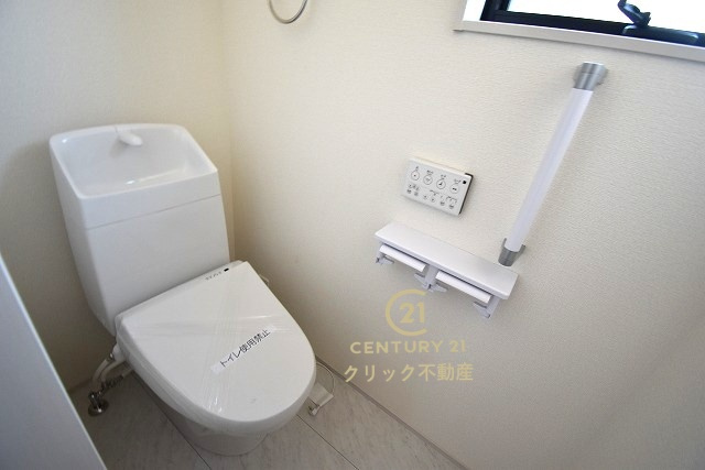 リーブルガーデン  笠間市旭町　第12　3のトイレ|毎日使う空間と機能だから、いつまでも清潔なスペースであってほしいのがトイレです。お掃除しやすいシンプルなデザインです。