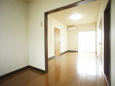 【居間・リビング】 | ヴェルエスト鹿沼B | ゆったりできるリビングです♪