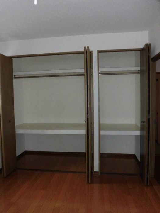 レ・ファミール・ド・ジョイ60　A棟の収納|収納スペース豊富です☆