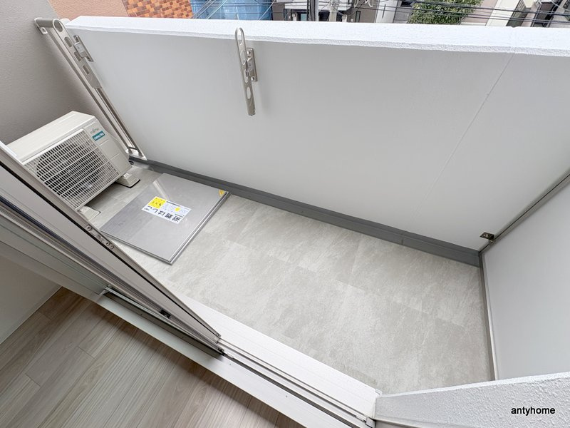 ArtizA緑地公園　仲介手数料無料のバルコニー