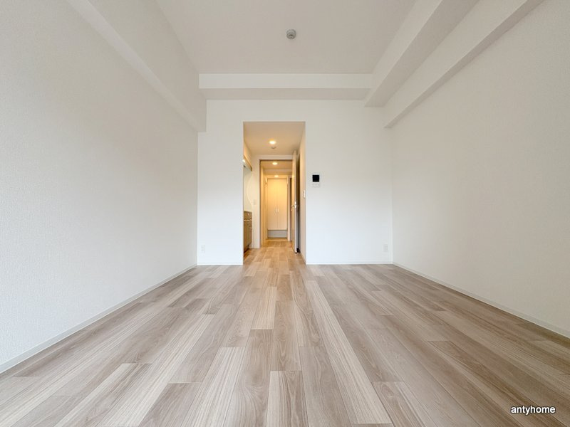 ArtizA緑地公園　仲介手数料無料の居間・リビング