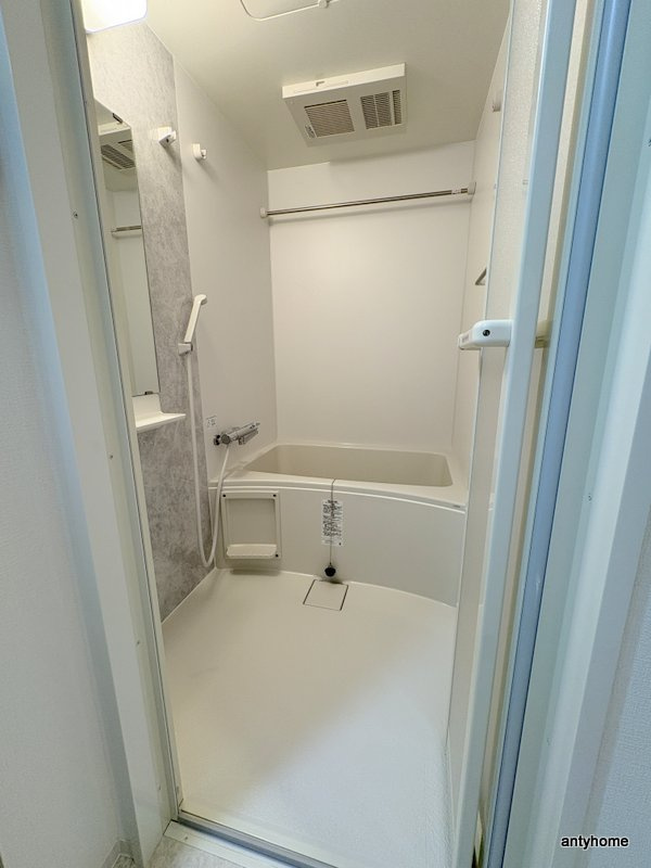 ArtizA緑地公園　仲介手数料無料の浴室