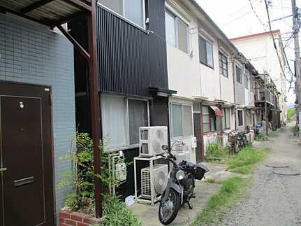 広島市西区観音新町3丁目 　中古一戸建ての前面道路含む現地写真