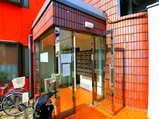 ユニコーン82’西野のエントランス