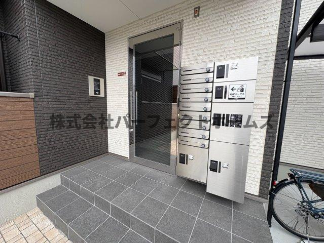 ノアール外大前のエントランス|清潔なエントランスです