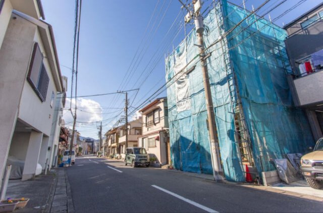小田原市本町デザイナーズハウスの前面道路含む現地写真