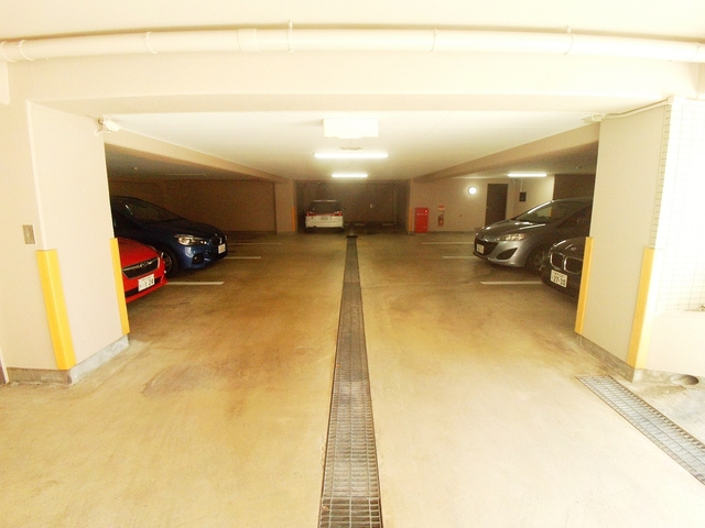 プリメーラリヨンの駐車場