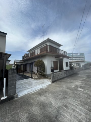 【外観】 | 小松島市大林町戸建　電動シャッターのある家