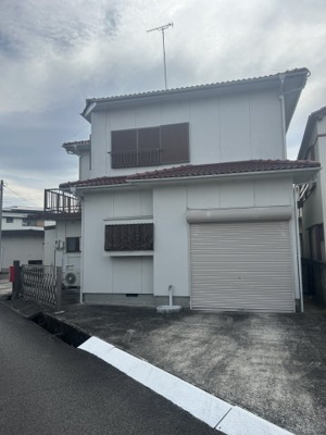 【外観】 | 小松島市大林町戸建　電動シャッターのある家