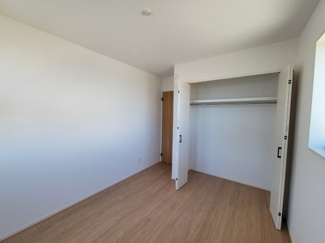 【収納】 | 泉台４丁目　新築戸建 | 大きなクローゼットでお部屋が片付きます。