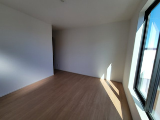 【洋室】 | 泉台４丁目　新築戸建 | 陽当り・通風良好です。