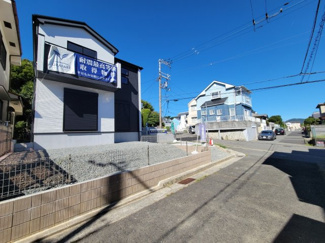 【外観】 | 泉台４丁目　新築戸建 | 角地なので開放感のある立地です。