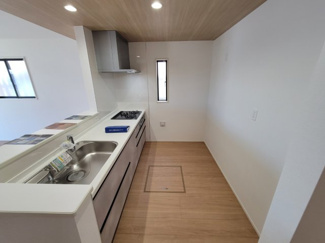 【キッチン】 | 泉台４丁目　新築戸建 | 床下収納がついています。