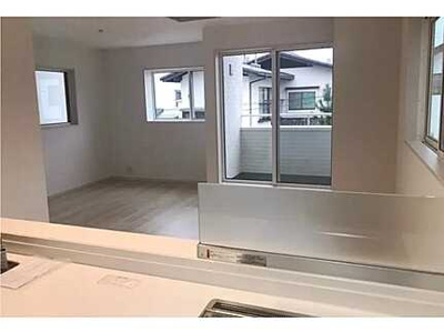 【居間・リビング】 | 広島市安佐南区緑井７丁目　新築一戸建て(全3棟)