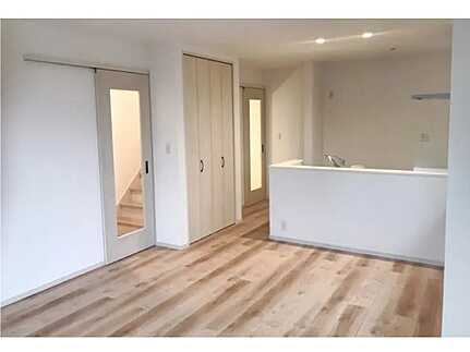 広島市安佐南区緑井７丁目　新築一戸建て(全3棟)の居間・リビング